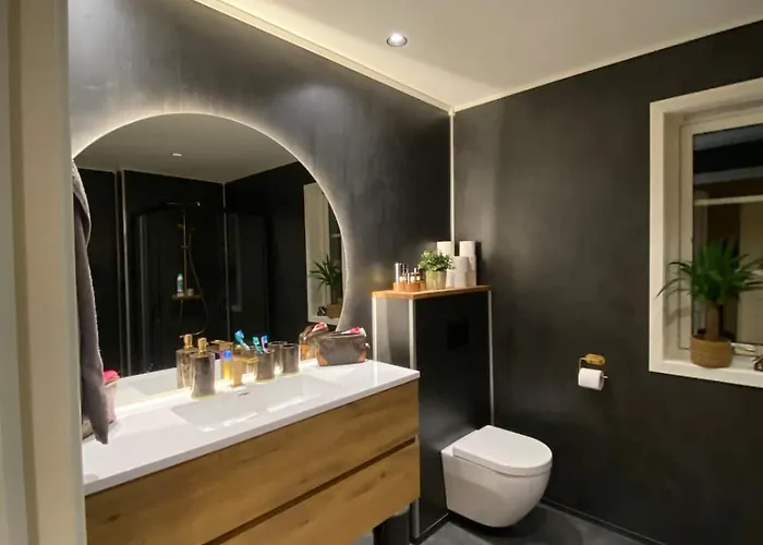 Cozy House With Free Parking On The Premises Semesterbostad