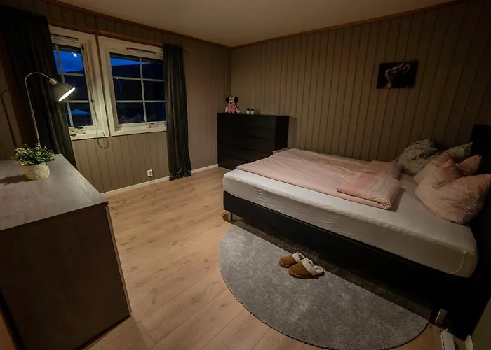 Cozy House With Free Parking On The Premises *